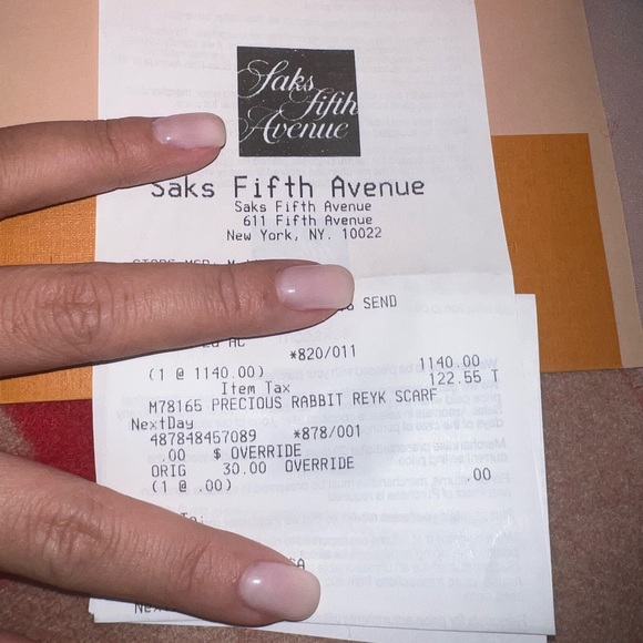 LV lunar new year rabbit scarf 🧣 🐇🧧 - Picture 7 of 7